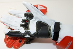 Le port des gants homologués pour les motocyclistes bientôt obligatoire